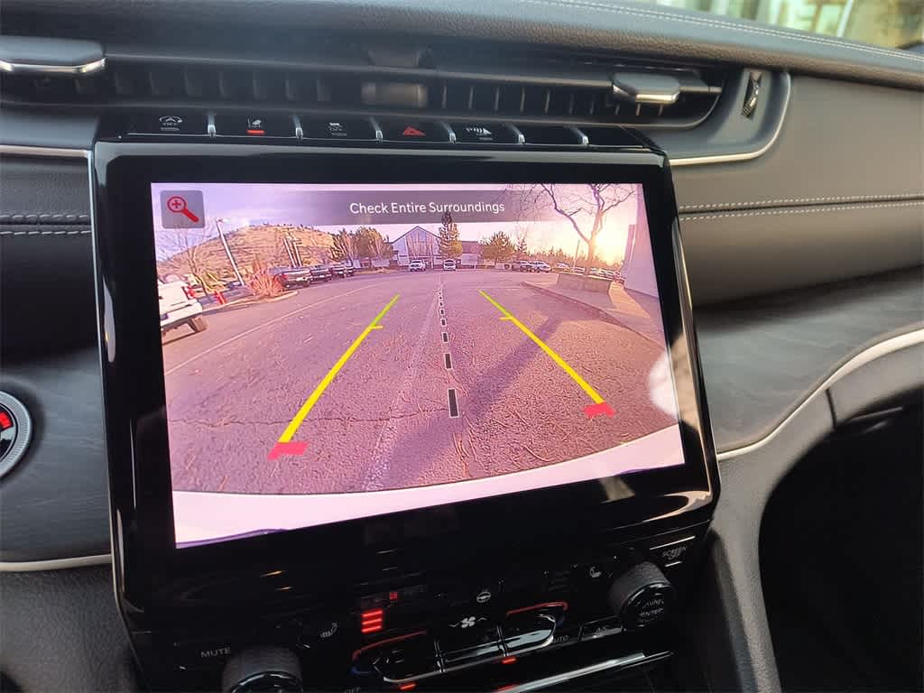 Thumbnail: 2025 Jeep Grand Cherokee L - 17