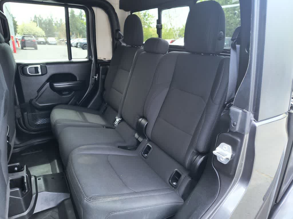 Thumbnail: 2021 Jeep Gladiator - 21