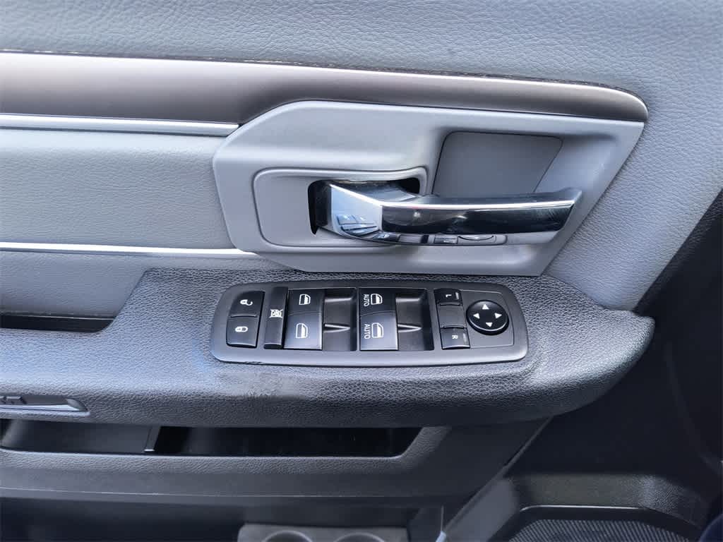 Thumbnail: 2023 RAM 1500 Classic - 13