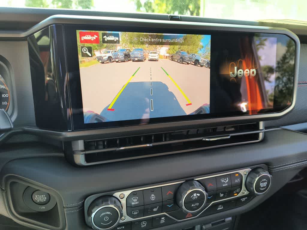 Thumbnail: 2025 Jeep Gladiator - 17