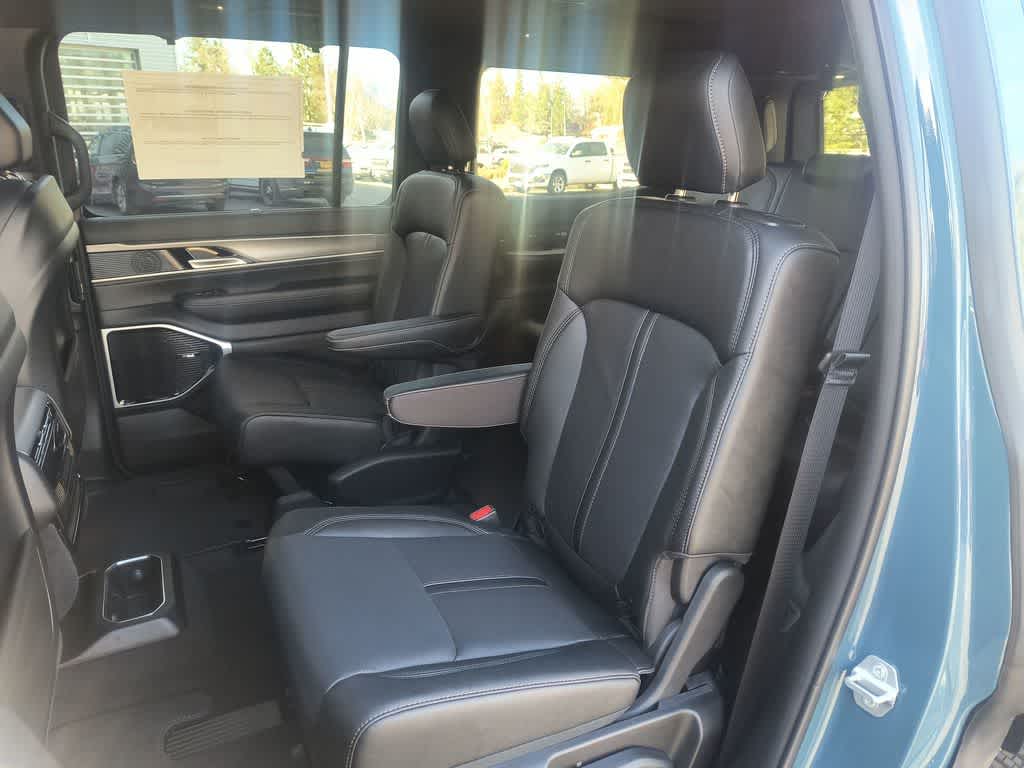 Thumbnail: 2026 Jeep Grand Wagoneer - 23