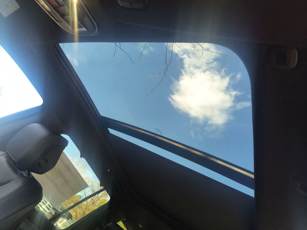 Thumbnail: 2026 Jeep Grand Wagoneer - 22