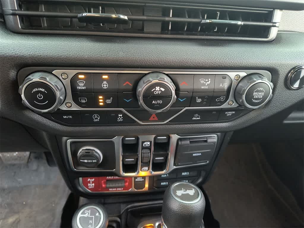 Thumbnail: 2024 Jeep Wrangler - 18