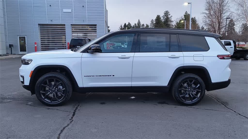 Thumbnail: 2025 Jeep Grand Cherokee - 5