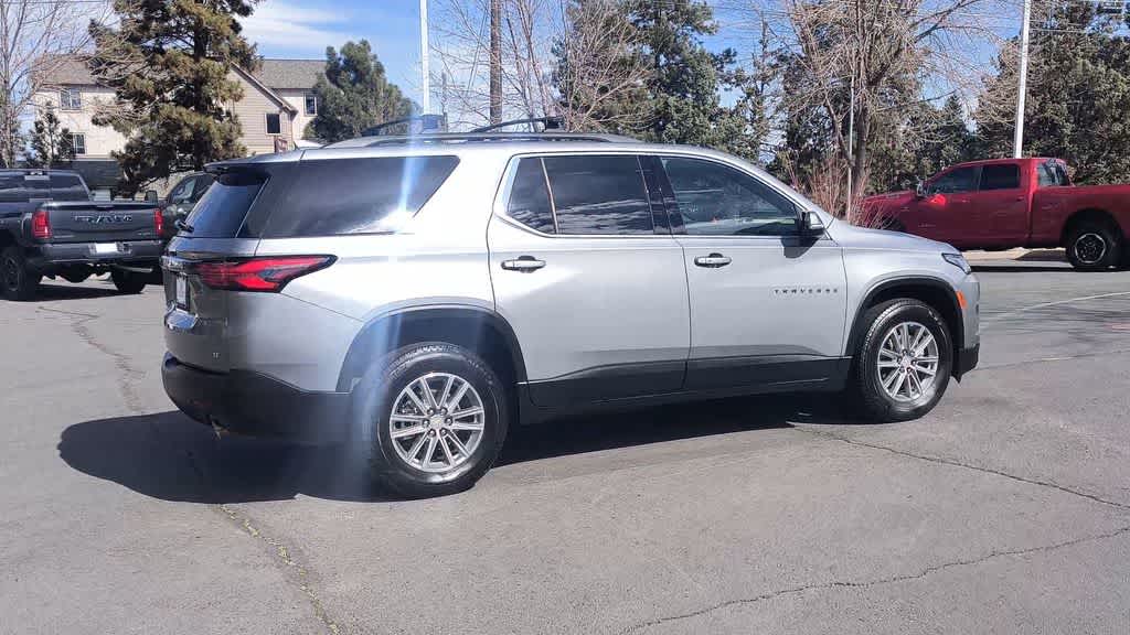 Thumbnail: 2023 Chevrolet Traverse - 9