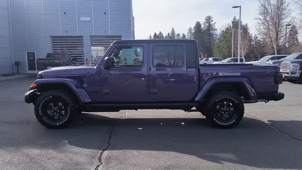 Thumbnail: 2026 Jeep Gladiator - 5