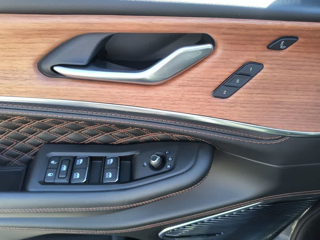 Thumbnail: 2026 Jeep Grand Cherokee L - 13