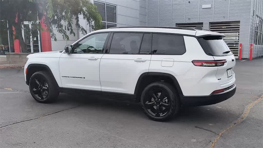 Thumbnail: 2025 Jeep Grand Cherokee - 6