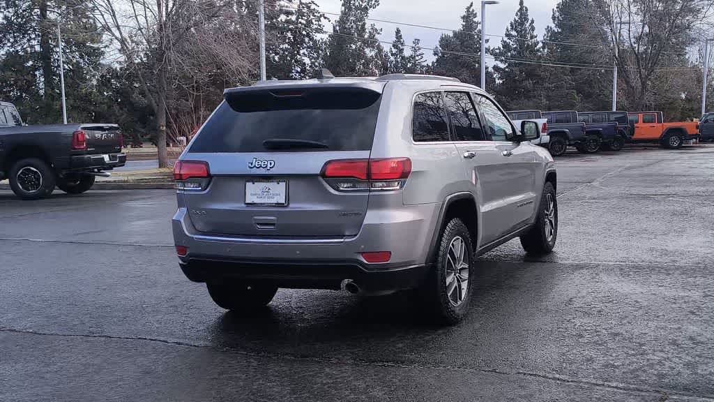 Thumbnail: 2020 Jeep Grand Cherokee - 8