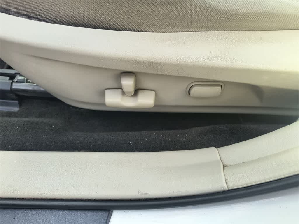 Thumbnail: 2013 Subaru Outback - 12