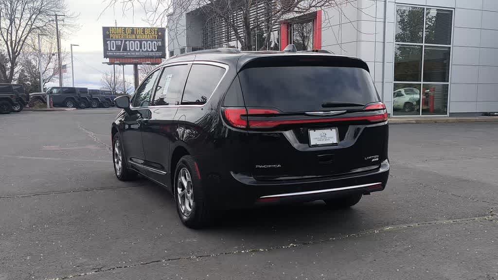 Thumbnail: 2022 Chrysler Pacifica - 7
