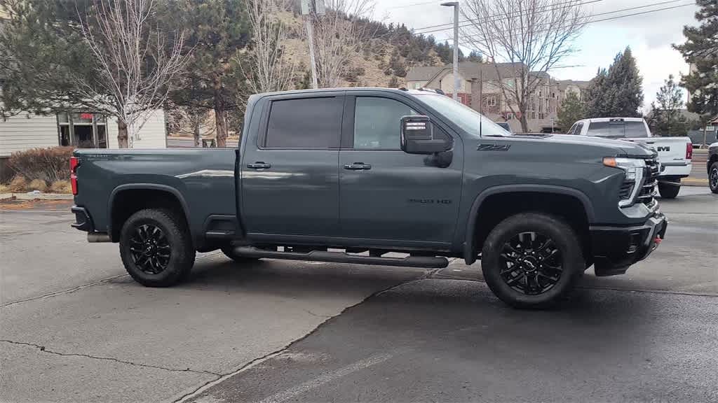 Thumbnail: 2025 Chevrolet Silverado 3500 - 2