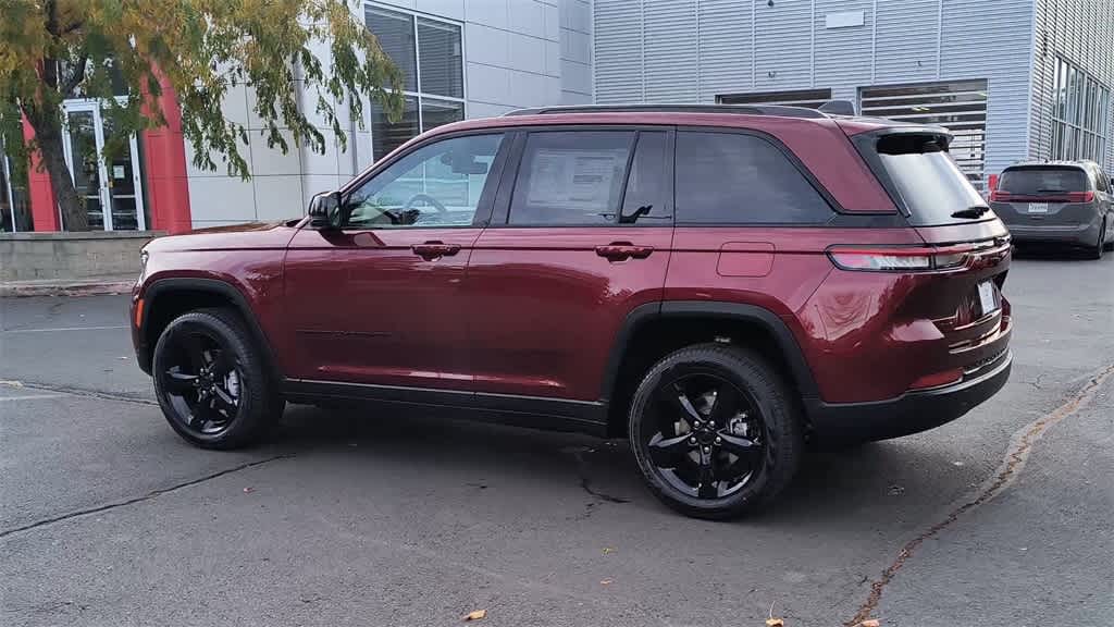 Thumbnail: 2025 Jeep Grand Cherokee - 6