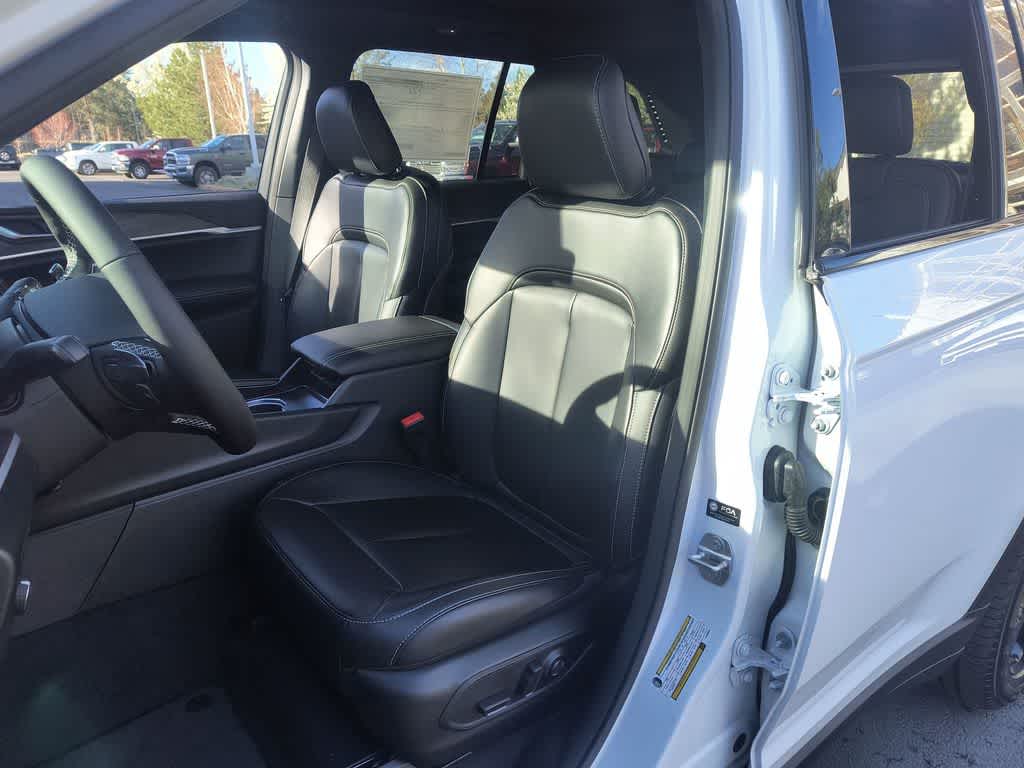 Thumbnail: 2026 Jeep Grand Cherokee - 11