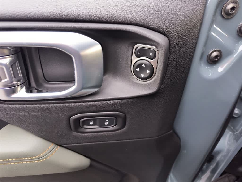 Thumbnail: 2026 Jeep Gladiator - 13