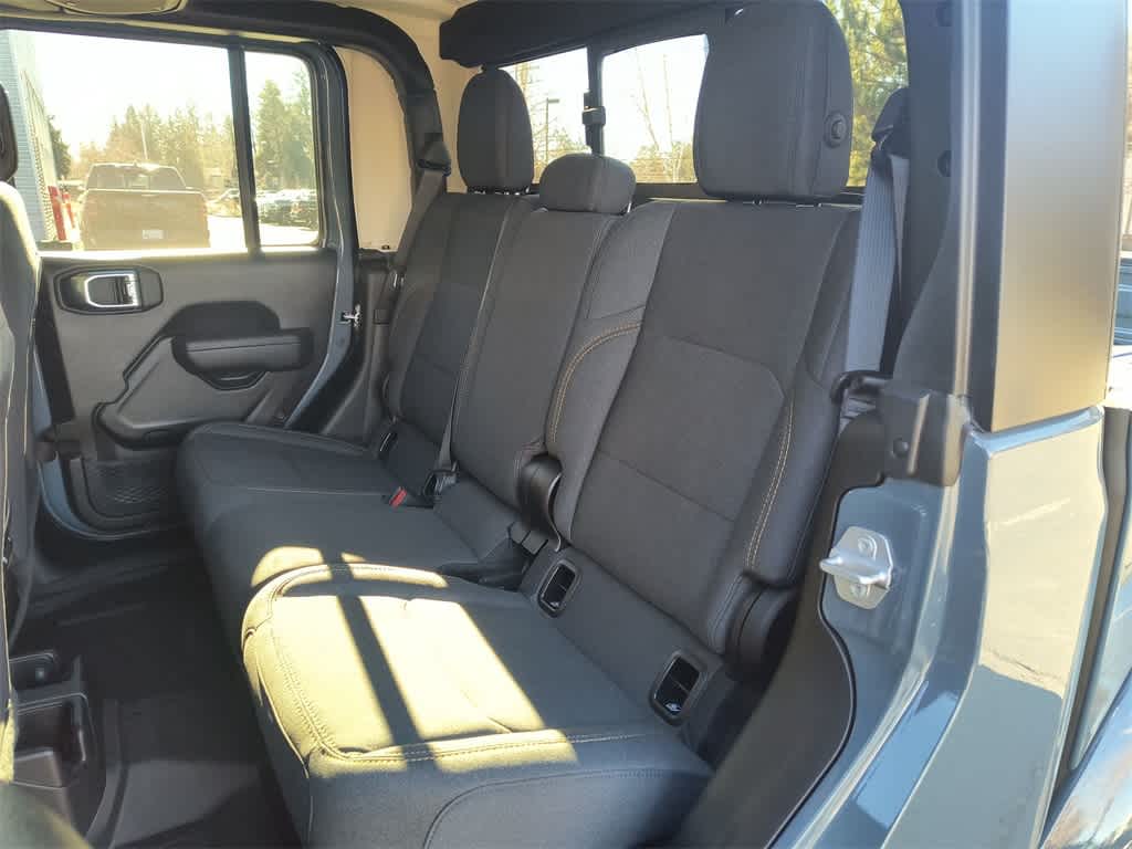 Thumbnail: 2026 Jeep Gladiator - 21