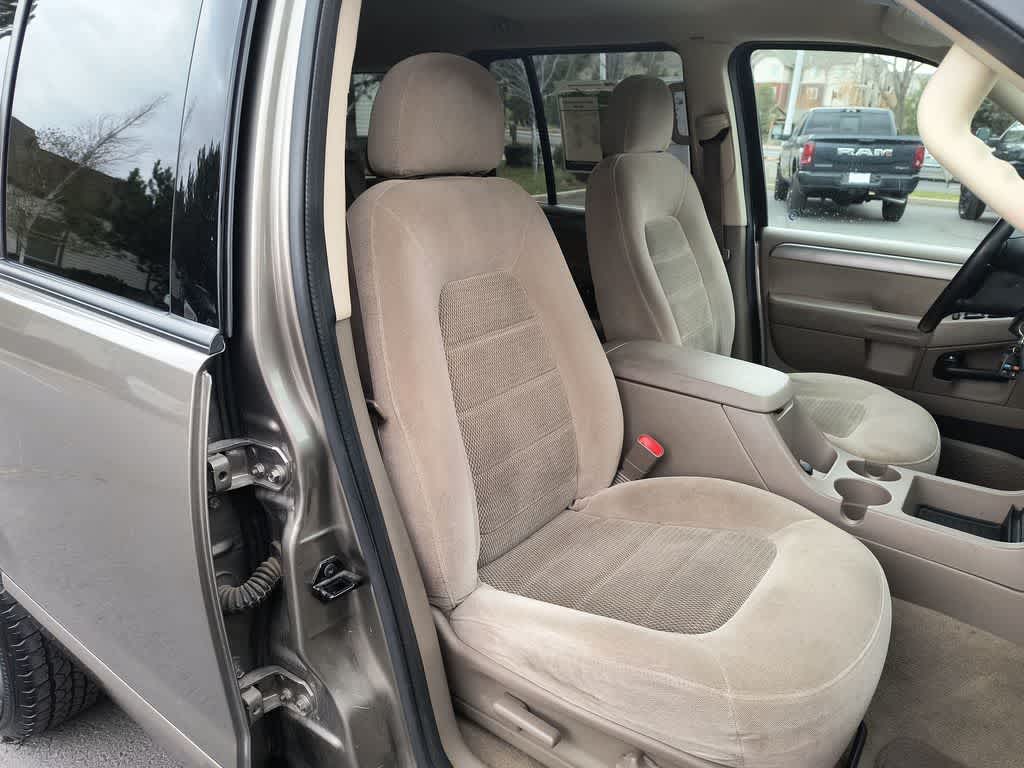 Thumbnail: 2004 Ford Explorer - 22