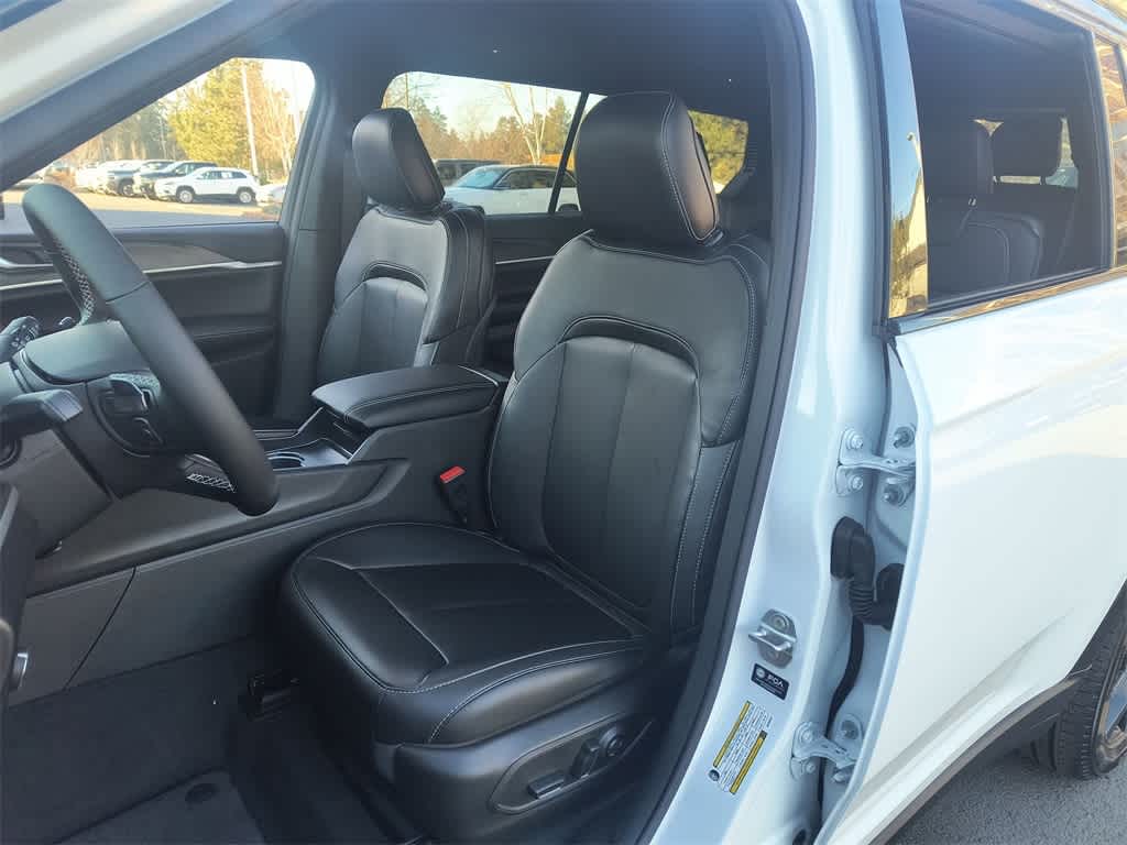 Thumbnail: 2025 Jeep Grand Cherokee - 11