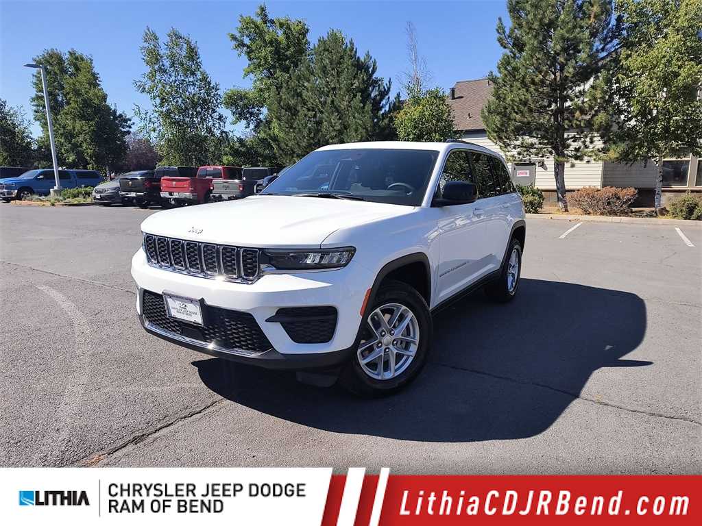 2025 Jeep Grand Cherokee Laredo's photo