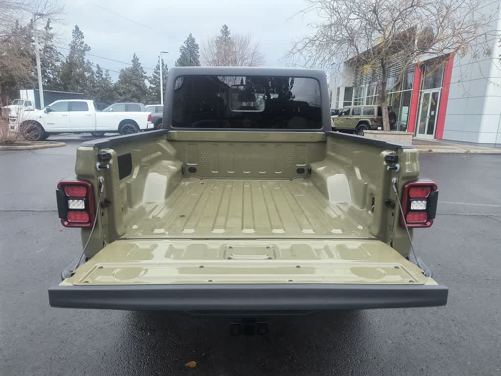 Thumbnail: 2026 Jeep Gladiator - 22