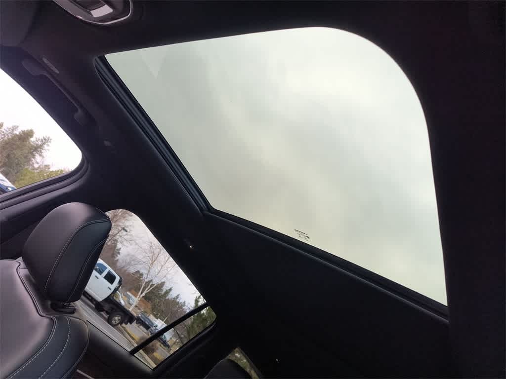 Thumbnail: 2025 Jeep Grand Cherokee - 22