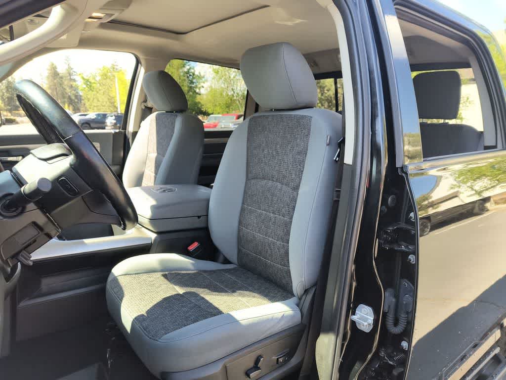 Thumbnail: 2019 RAM 1500 Classic - 11