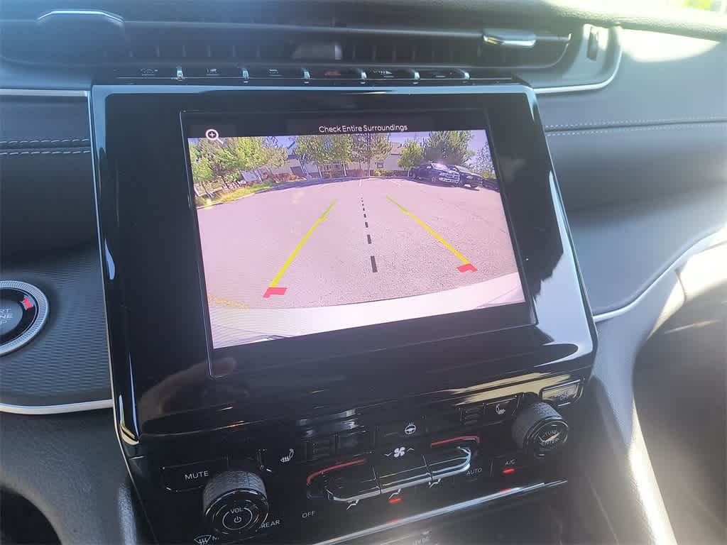 Thumbnail: 2025 Jeep Grand Cherokee L - 17