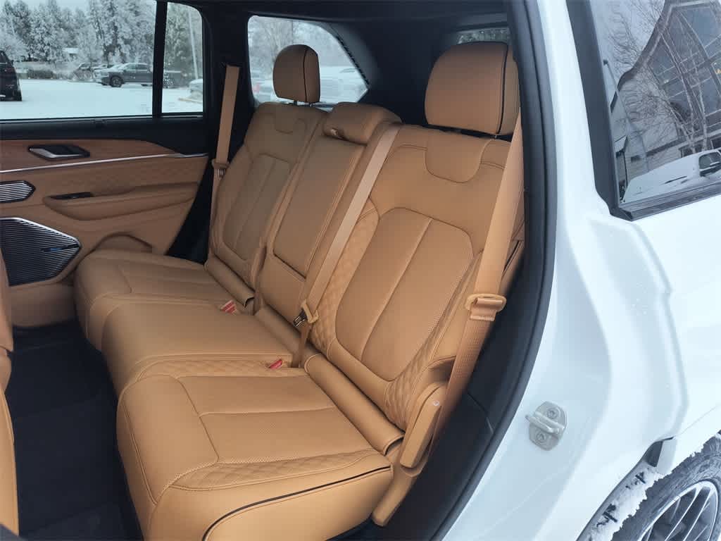 Thumbnail: 2024 Jeep Grand Cherokee - 23