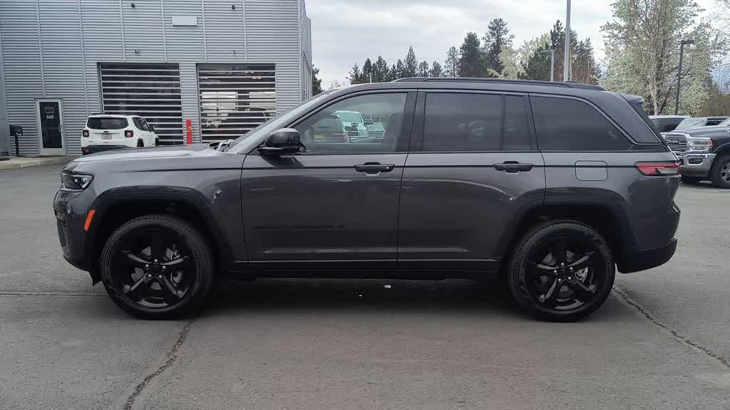 Thumbnail: 2026 Jeep Grand Cherokee - 5