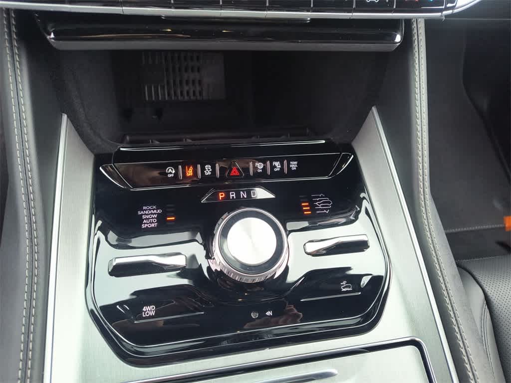 Thumbnail: 2026 Jeep Grand Wagoneer L - 20