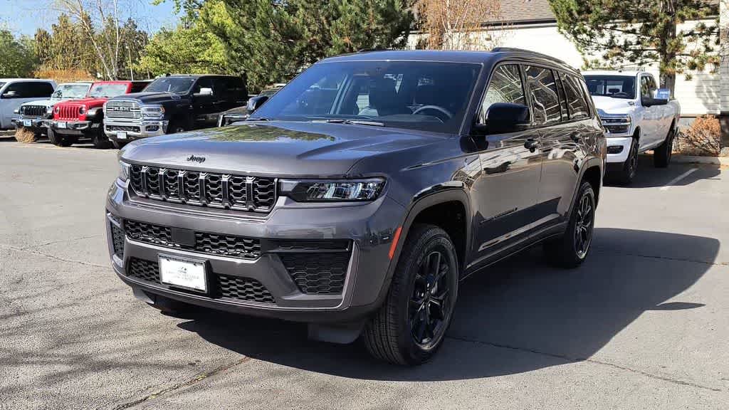 Thumbnail: 2026 Jeep Grand Cherokee L - 4