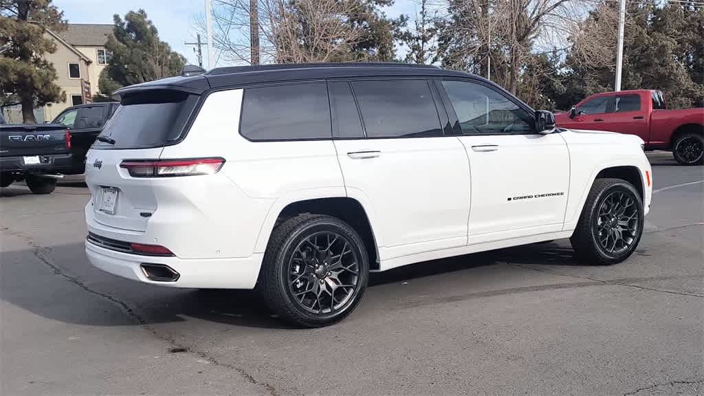 Thumbnail: 2025 Jeep Grand Cherokee - 9