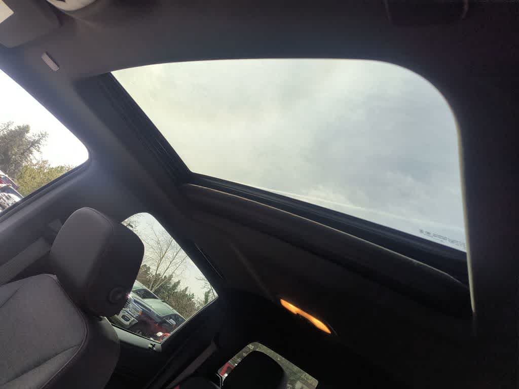 Thumbnail: 2024 Chevrolet Colorado - 21