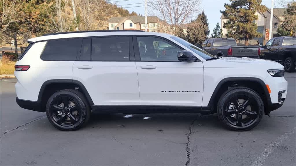 Thumbnail: 2025 Jeep Grand Cherokee L - 2