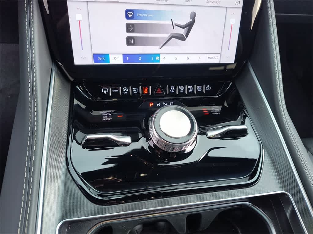 Thumbnail: 2026 Jeep Grand Wagoneer - 20