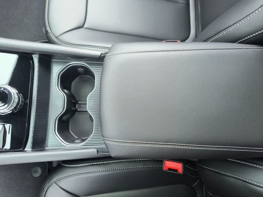 Thumbnail: 2026 Jeep Grand Cherokee - 21