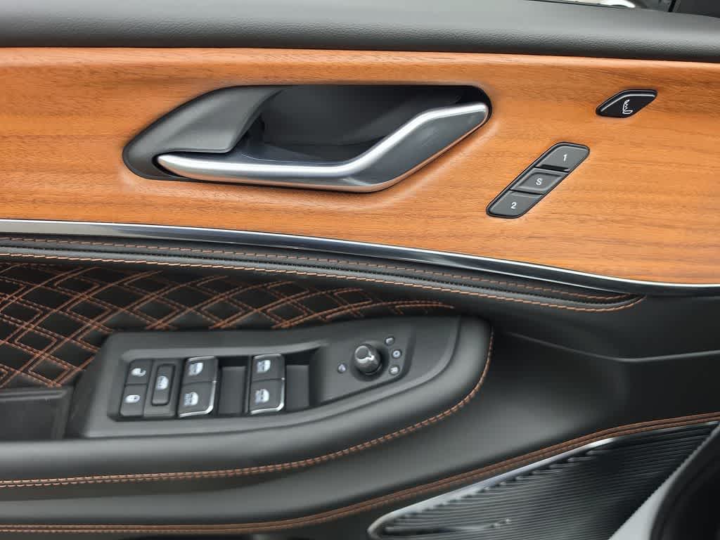 Thumbnail: 2026 Jeep Grand Cherokee - 13