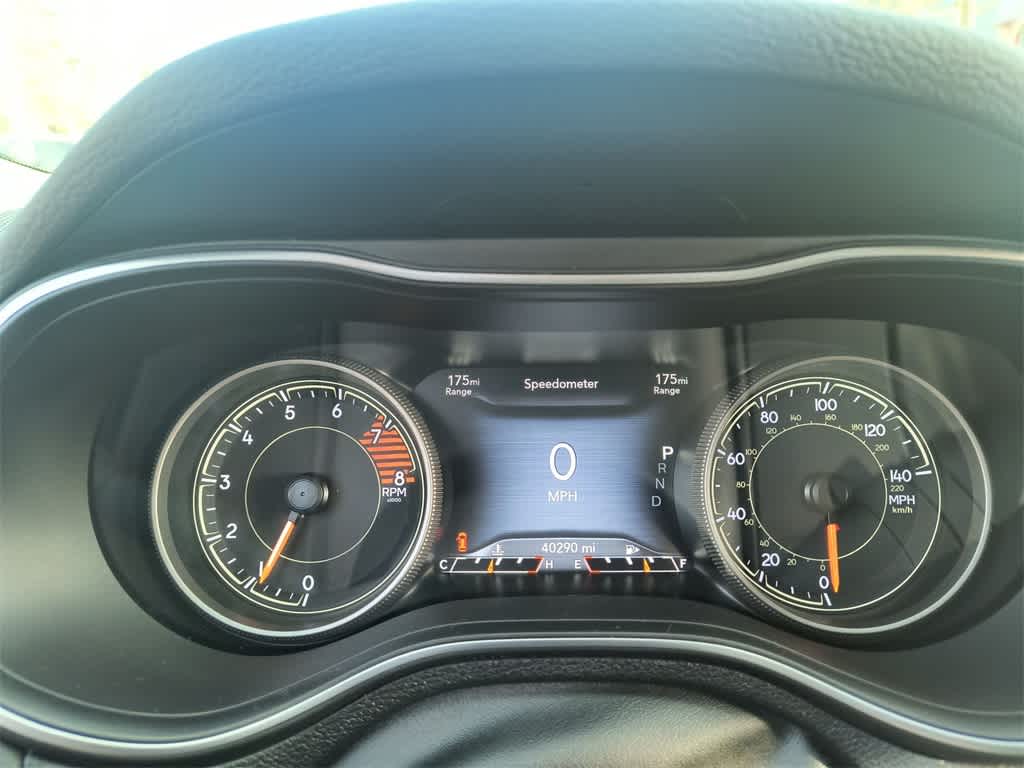 Thumbnail: 2019 Jeep Cherokee - 15