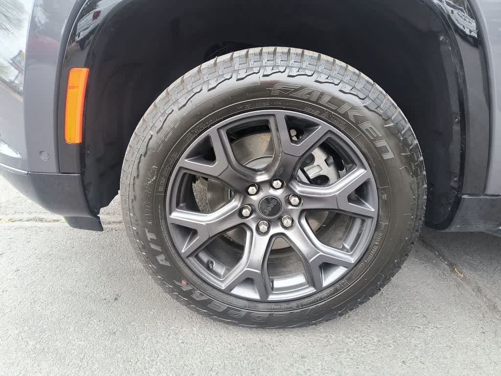 Thumbnail: 2026 Jeep Grand Wagoneer - 10