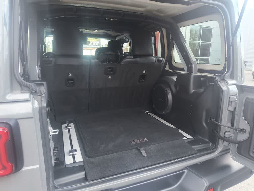 Thumbnail: 2022 Jeep Wrangler - 23