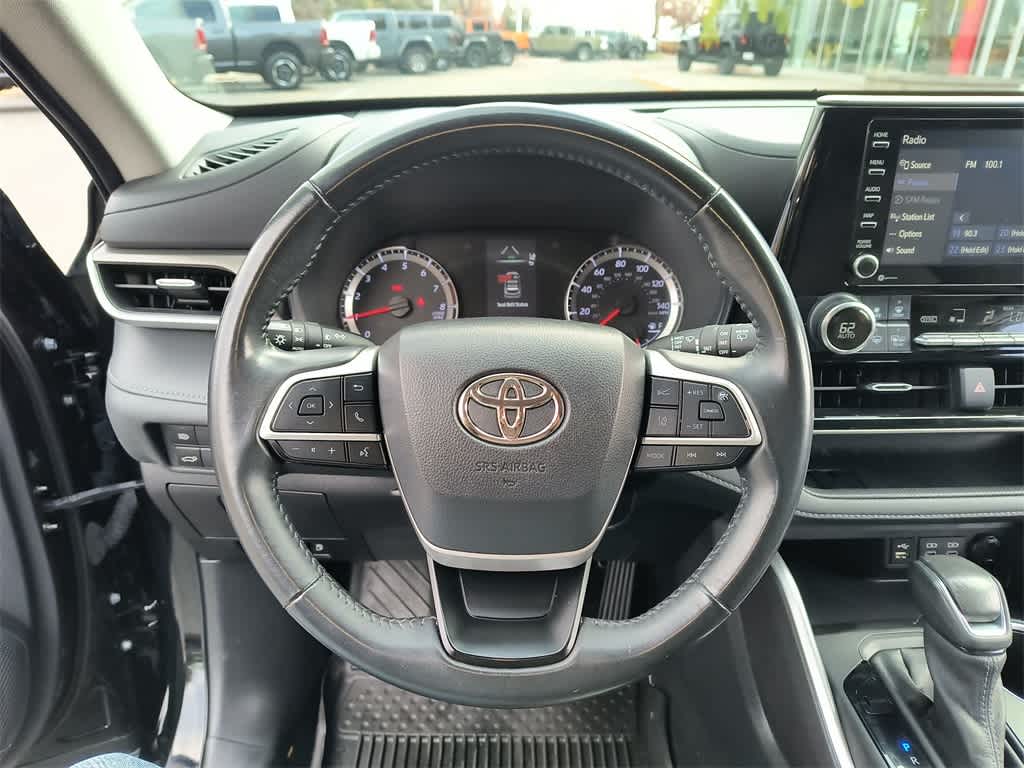 Thumbnail: 2022 Toyota Highlander - 14