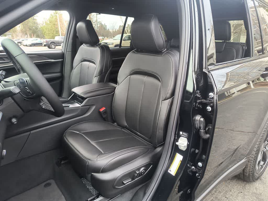 Thumbnail: 2025 Jeep Grand Cherokee - 11