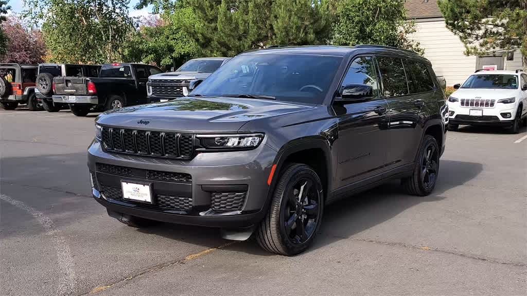 Thumbnail: 2025 Jeep Grand Cherokee - 4