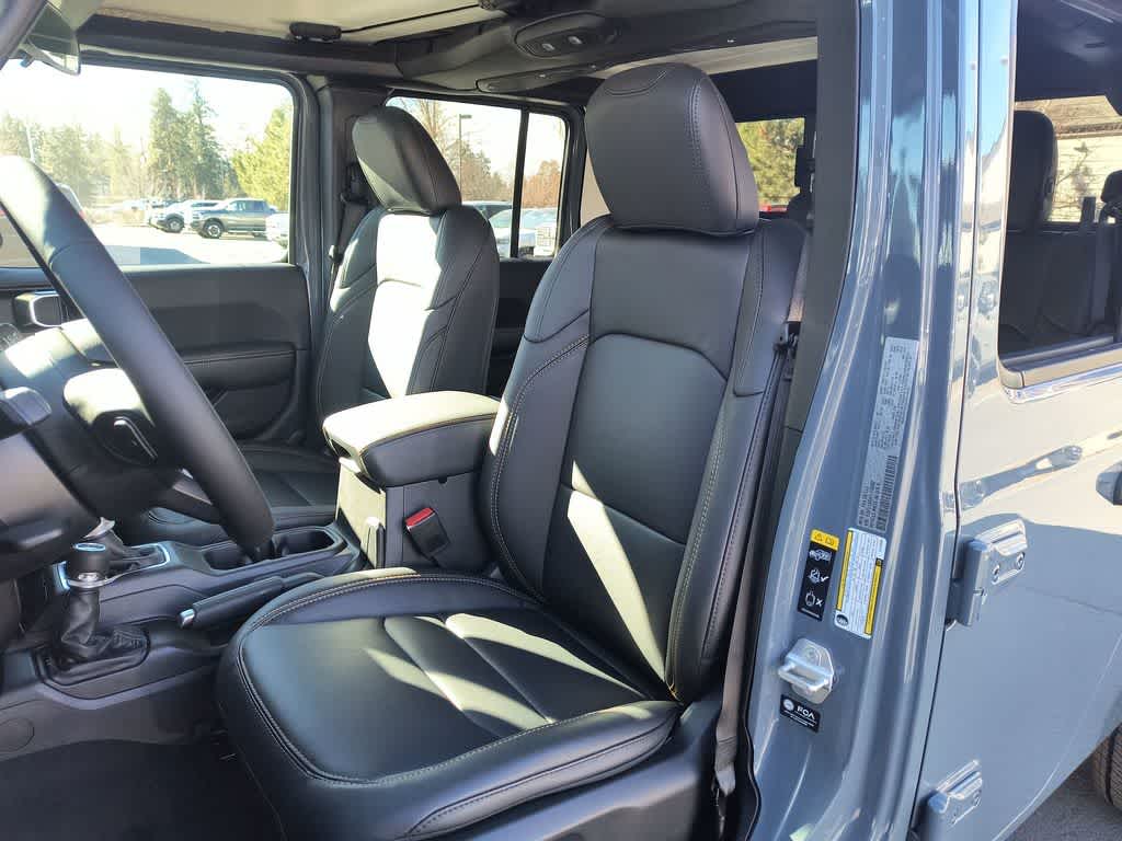 Thumbnail: 2026 Jeep Gladiator - 11