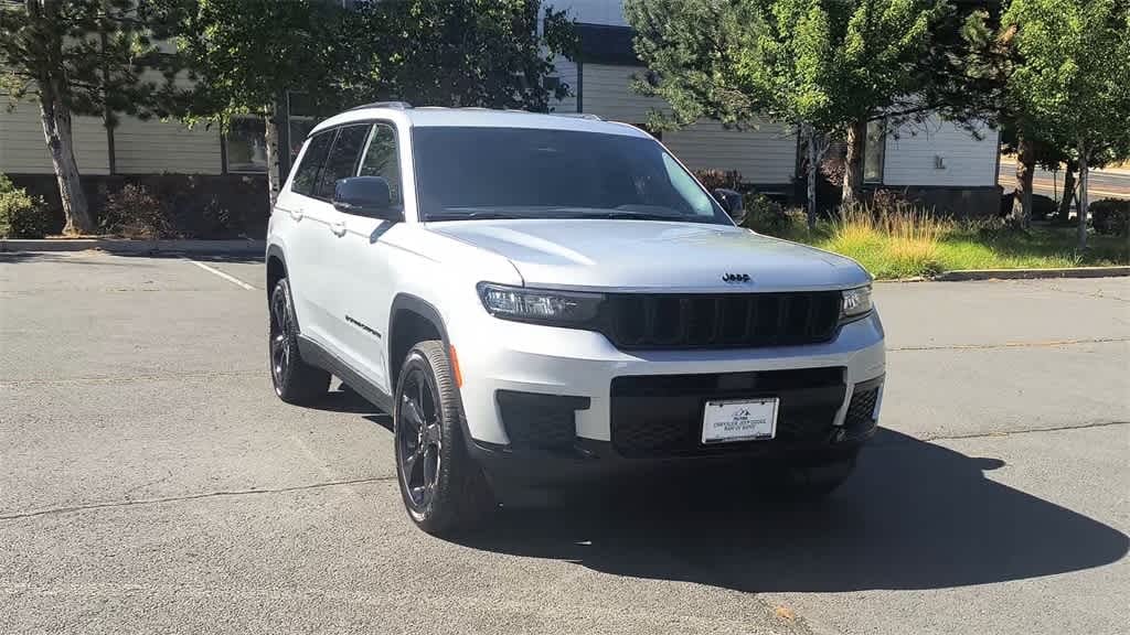 New 2025 Jeep Grand Cherokee L ALTITUDE 4X4 Sport Utility