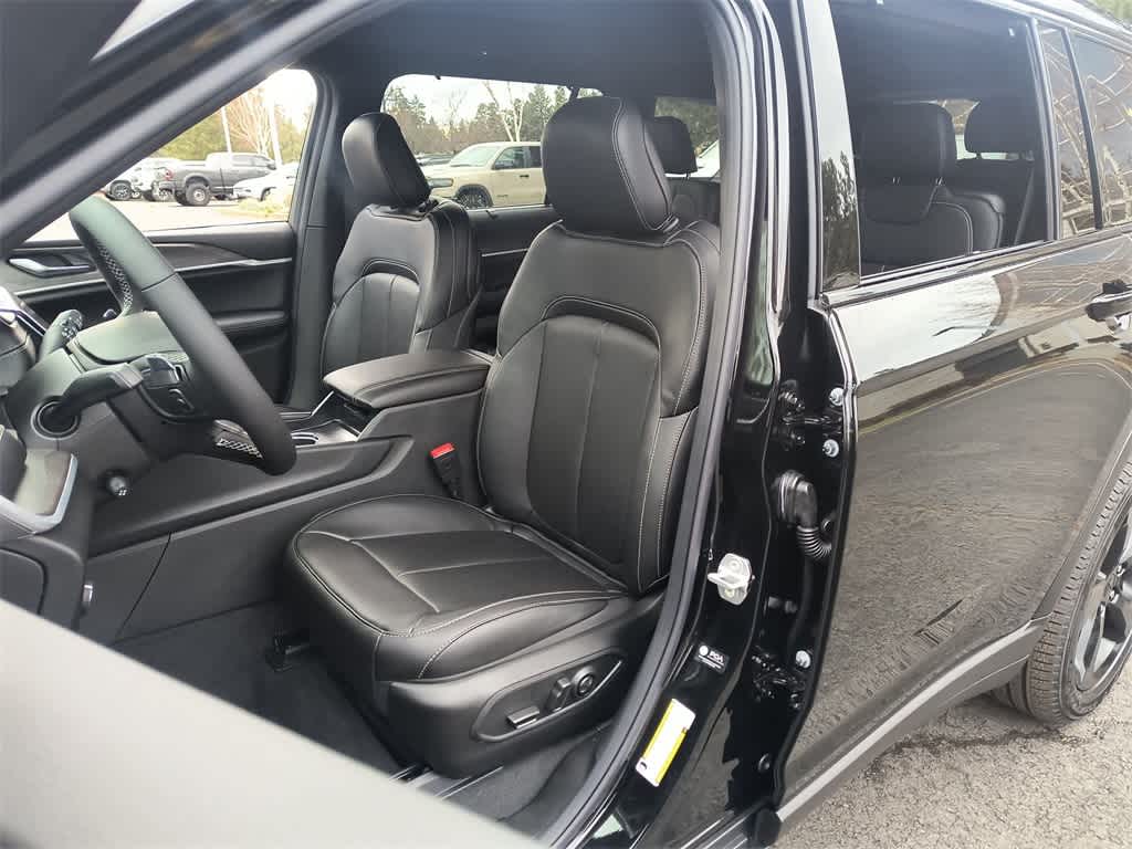 Thumbnail: 2025 Jeep Grand Cherokee - 11