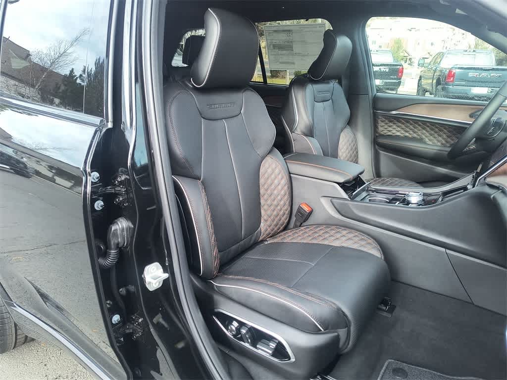 Thumbnail: 2025 Jeep Grand Cherokee - 25