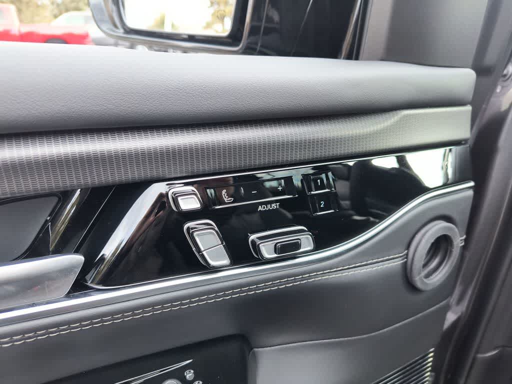 Thumbnail: 2026 Jeep Grand Wagoneer - 12