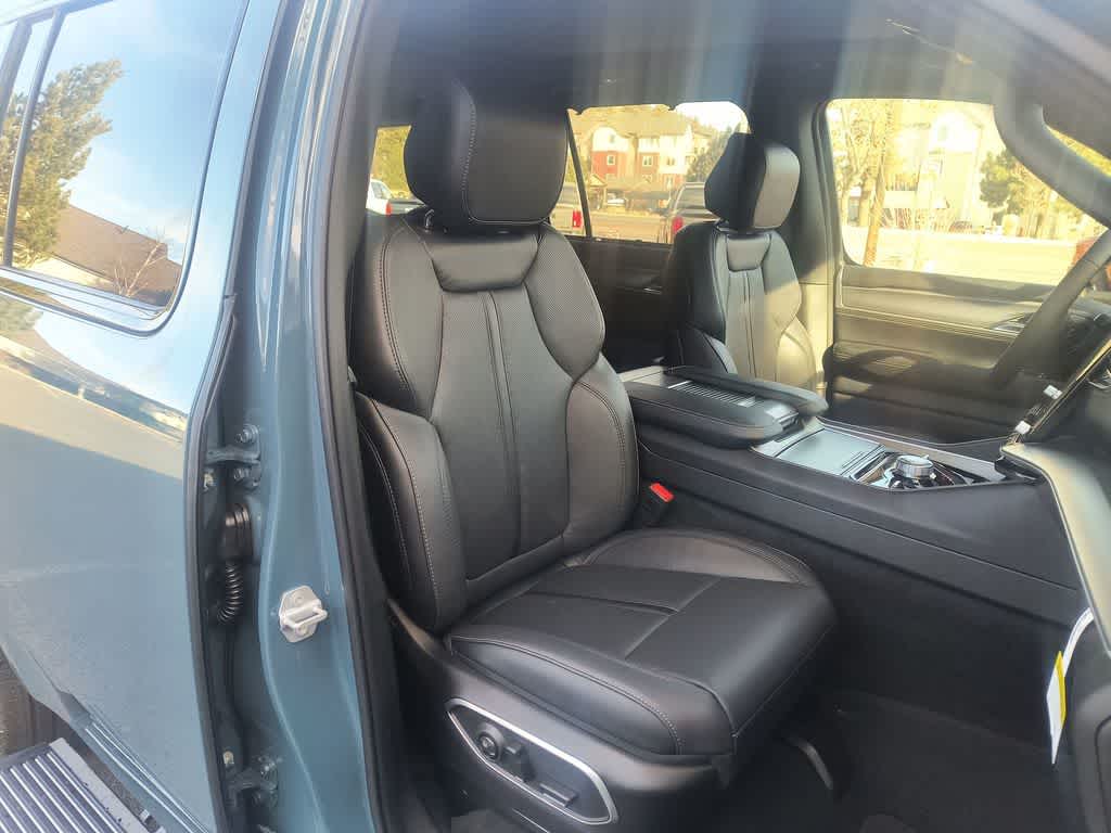 Thumbnail: 2026 Jeep Grand Wagoneer - 26