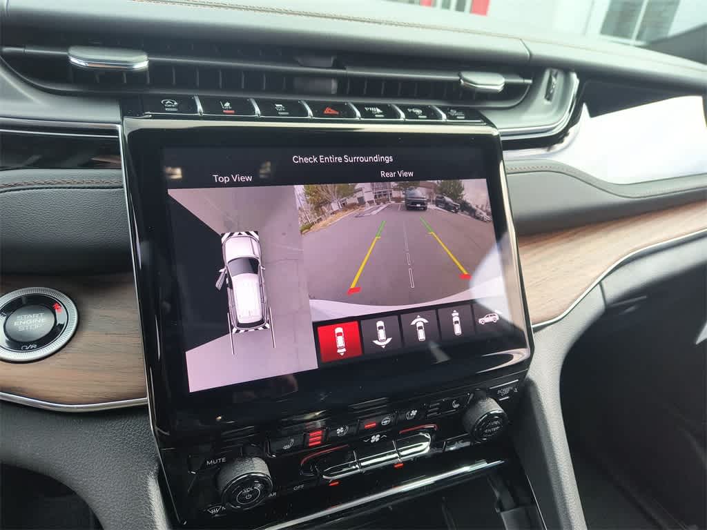 Thumbnail: 2025 Jeep Grand Cherokee - 17